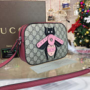 gucci gg supreme bee shoulder bag CohotBag 2220 - 5