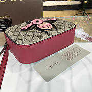 gucci gg supreme bee shoulder bag CohotBag 2220 - 3