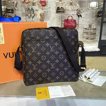 Louis Vuitton | Messenger Voyager - 25cm x 5cm x 26cm