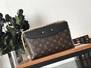  louis vuitton saint CohotBag  placide black  - 3