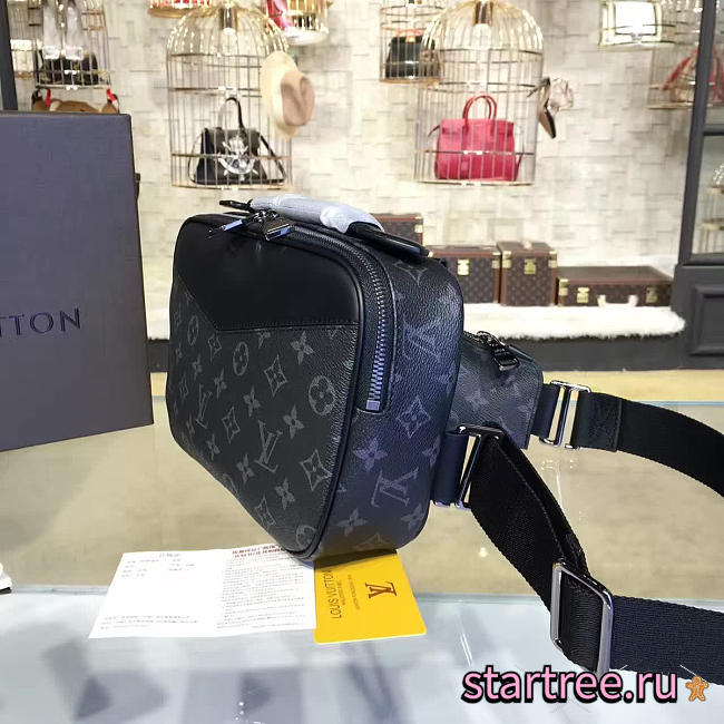 Louis Vuitton bumbag explore m42906 - 1