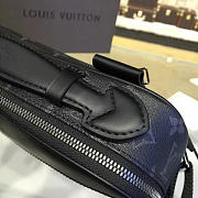 Louis Vuitton bumbag explore m42906 - 2