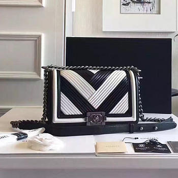 Chanel Medium Chevron Lambskin Quilted Boy Bag White And Black- A13044 