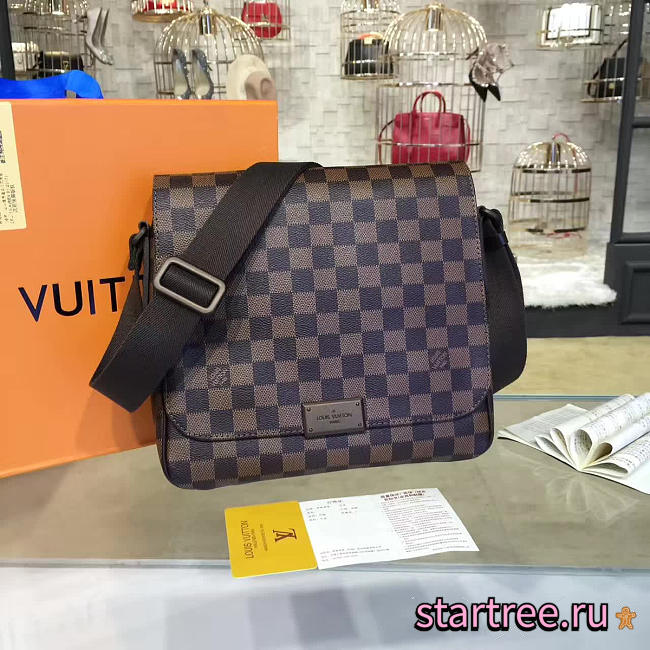 Louis Vuitton | Damier Ebene District PM 3425 - 1