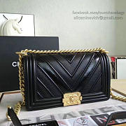 Chanel Chevron Quilted Medium Boy Bag Black A67086 - 4