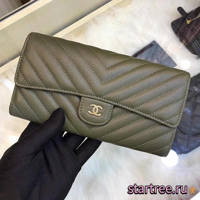 Chanel Long Imported Deer Grain Leather V-Grain Road Wallet 80758 Green - 1