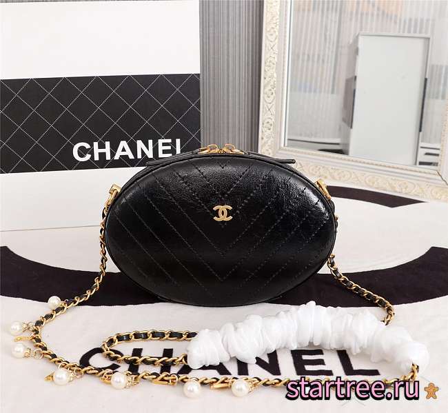 Chanel | Whole Cowhide Black - 1