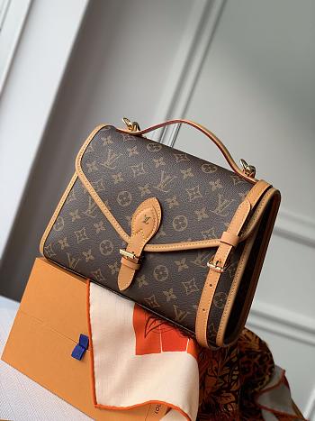 Louis Vuitton Handbag Large M44919 29 x 24 x 10 cm