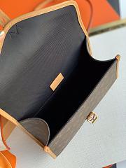 Louis Vuitton Handbag Large M44919 29 x 24 x 10 cm - 4