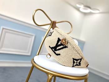 Louis Vuitton | Monogram Teddy Wool Waist Bag M55425 