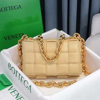 Bottega Veneta Chain Cassette 631421VBWZ09782 (26x18x8cm)