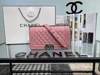 Chanel Boy Flap Bag Pink Lambskin Medium- A67086 - 25×15 ×7.5cm