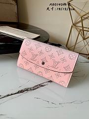 Louis Vuitton Iris Wallet in Gradient Pink - M60143 - 19x12x2cm - 1