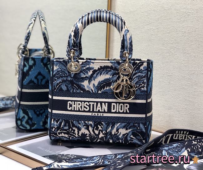 Dior  Medium Lady D-Lite Bag Blue - M0565OR - 24 x 20 x 11 cm - 1