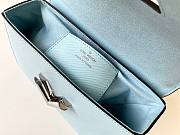 Louis Vuitton Twist MM Light Blue Epi Leather - M56372 - 23x17x9.5cm - 2