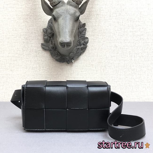 Bottega Veneta Cassette Intrecciato Black belt bag - 17.5x9.5x5cm - 1