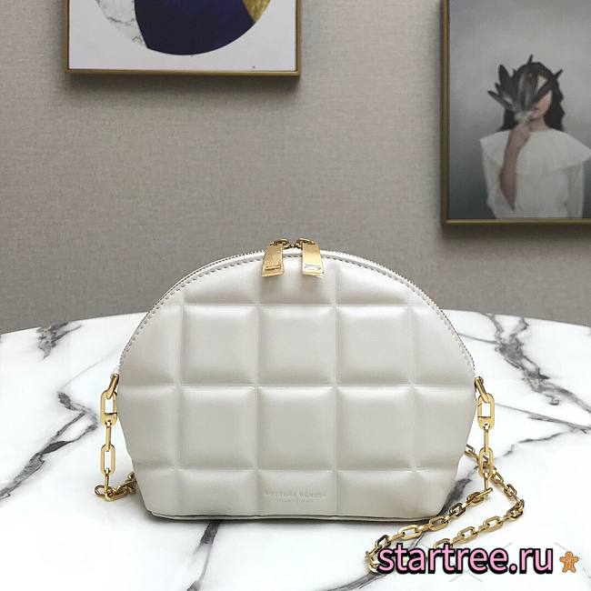 Bottega Veneta Diamond Sheepskin White Mini Chain Bag - 11x14x16cm - 1