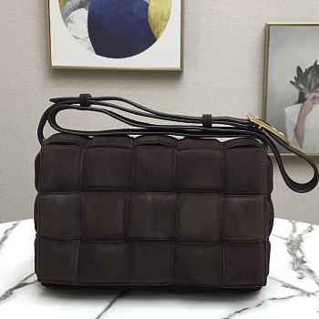 Bottega Veneta Chain Cassette Dark Brown_26x18x8cm