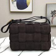 Bottega Veneta Chain Cassette Dark Brown_26x18x8cm - 2