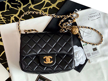 Chanel Lambskin Flap Bag Black - AS1786 - 17cm