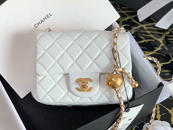 Chanel Lambskin Flap Bag White - AS1786 - 17cm
