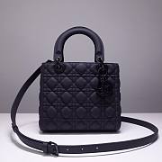 Dior Lady Medium Black- M0565S - 24 x 20 x 11 cm - 1