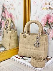 Dior Lady D-Lite Beige- M0565J - 24 x 20 x 11 cm - 5