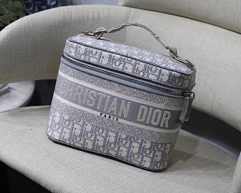 Dior Travel Vanity Case Gray Dior Oblique Embroidery - S5480V - 24 cm x 17 cm x 13.5 cm