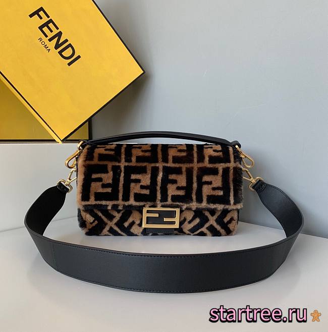 Fendi| Baguette Brown Sheepskin Bag- 8BR600 - 27x5x15cm - 1