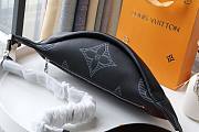 Louis Vuitton | Discovery Bumbag Taurillon Shadow - M57289 - 47x20x9cm - 6