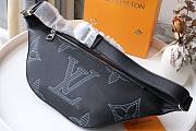 Louis Vuitton | Discovery Bumbag Taurillon Shadow - M57289 - 47x20x9cm - 4