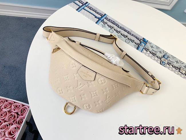 Louis Vuitton | Bumbag White - M44812 - 37 x 14 x 13 cm - 1