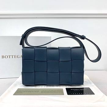 Bottega Veneta | CASSETTE Dark Blue- 578004 - 23cmx15cmx6cm