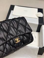 Chanel | Large Calfskin Bubbly Flap Bag Black - AS2234 - 29.5x20x12.5cm - 5