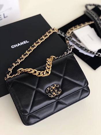Chanel | 19 Classic Leather Chain Wallet Black - AP0957 - 19x11.5x7cm