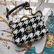 Chanel | 19  Flap Bag in Houndstooth Tweed - 26cm - 1