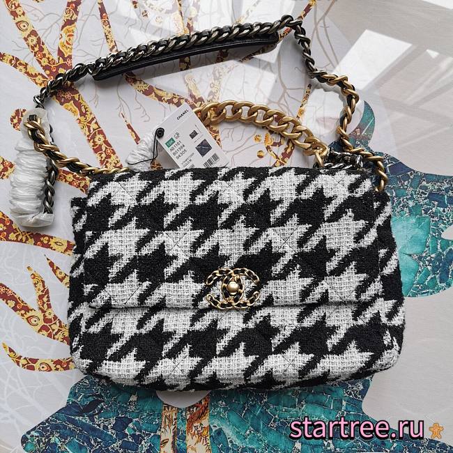 Chanel | 19  Flap Bag in Houndstooth Tweed - 30cm - 1