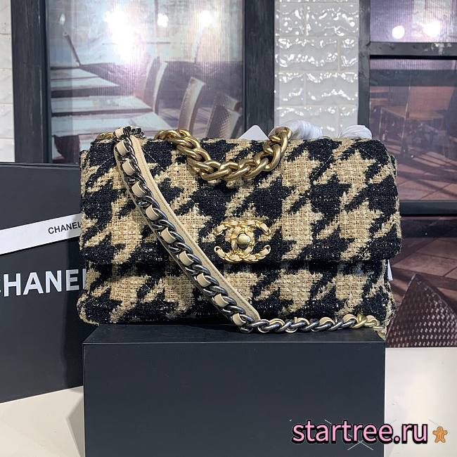 Chanel | 19  Flap Bag in Houndstooth Tweed Brown - 30x9x19cm - 1
