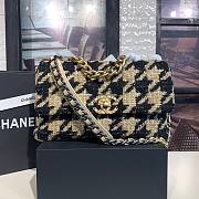 Chanel | 19  Flap Bag in Houndstooth Tweed Brown - 30x9x19cm - 1