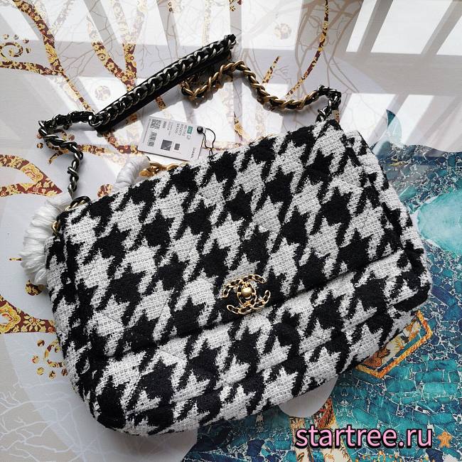 Chanel | 19  Flap Bag in Houndstooth Tweed - 36cm - 1