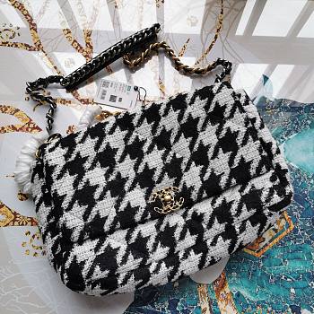 Chanel | 19  Flap Bag in Houndstooth Tweed - 36cm