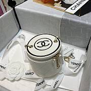 CHANEL | Small Vanity With Chain White - AP2193 - 9 × 10 × 10 cm - 2