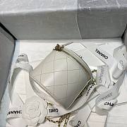 CHANEL | Small Vanity With Chain White - AP2193 - 9 × 10 × 10 cm - 3