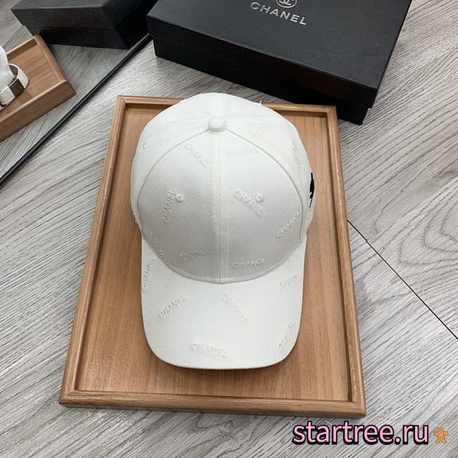 CHANEL | White Hat  - 1