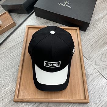 CHANEL | Hat With Logo Black