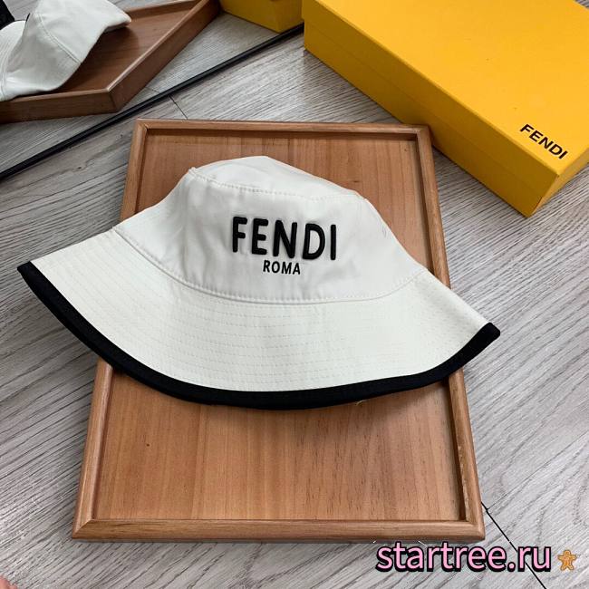 FENDI | Bucket White Hat - 1