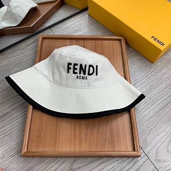 FENDI | Bucket White Hat