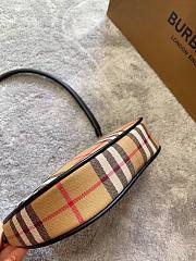 BURBERRY | Vintage Check Cotton Olympia Pouch - 21 x 4 x 12.2 cm - 5