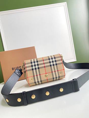 BURBERRY | Small Vintage Check and Leather Crossbody Bag - 18 x 8 x 12cm