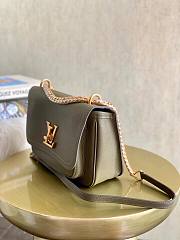Louis Vuitton | Lockme Chain Bag - M57067 - 23 x 16 x 10 cm - 6